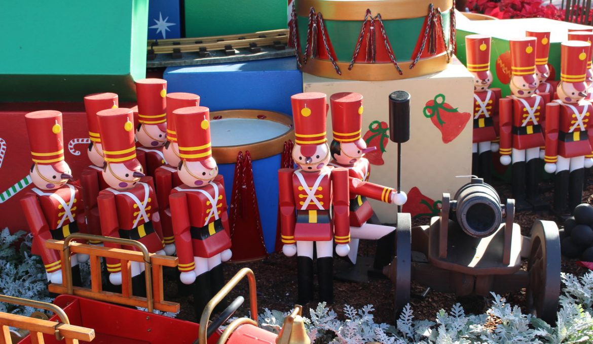 Have A Holly Jolly (Virtual) Disney Christmas This Year