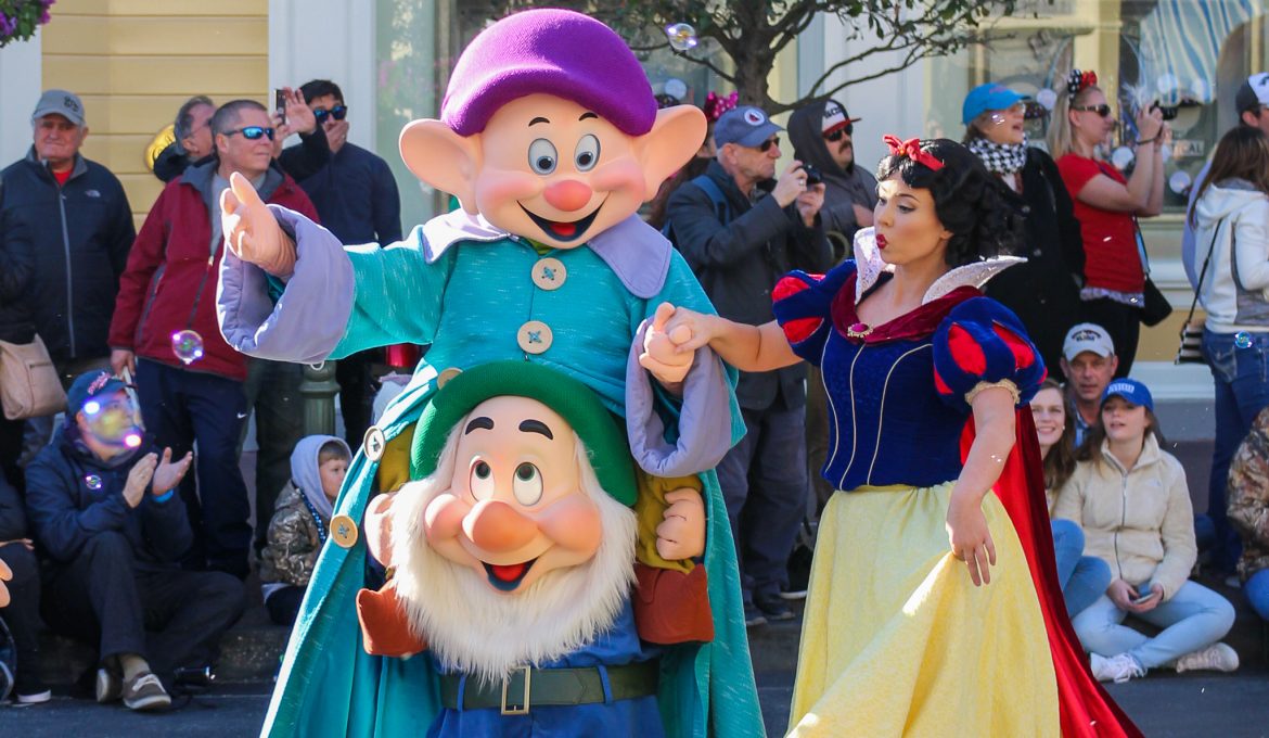 Disney & Grimm: Snow White and the Seven Dwarfs